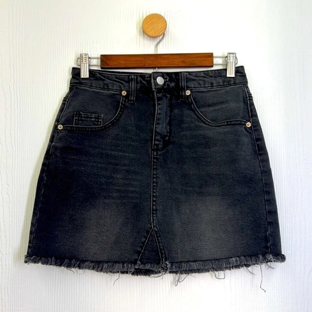 Wild Fable - Black Stonewash Frayed Zip Up Denim Cotton Mini Skirt Size 4 - Picture 2 of 9